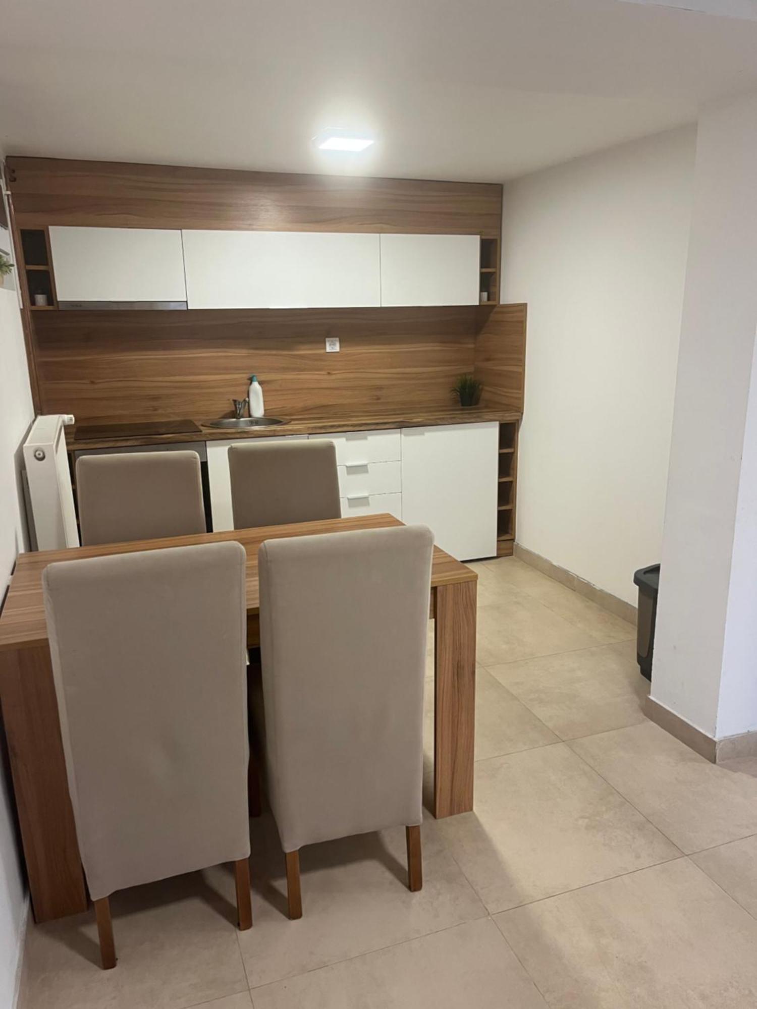 Apartmani Tesla Soko Banja Luaran gambar